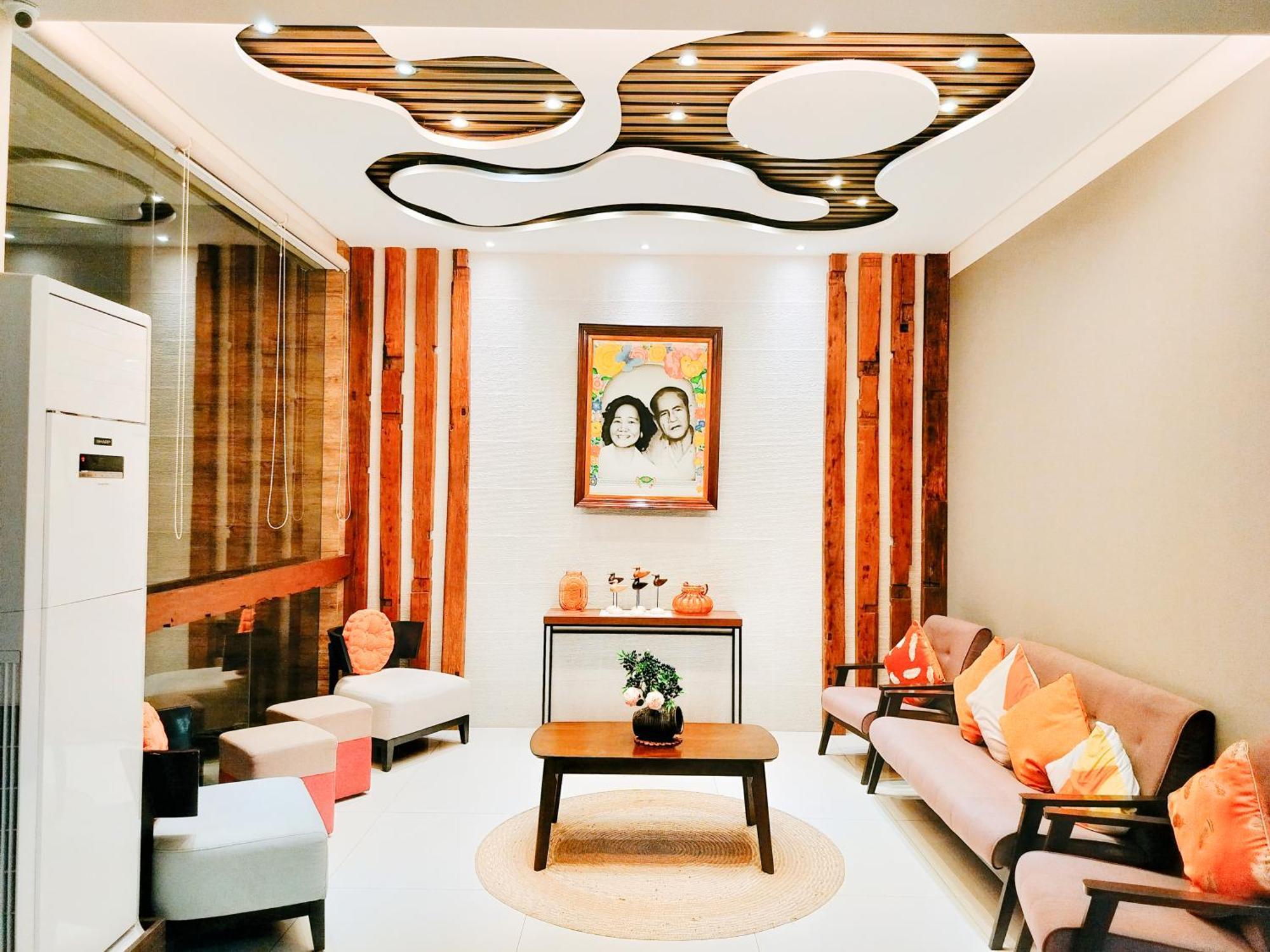 Cresebo Mansion Hotel Тагбиларан Сити Екстериор снимка